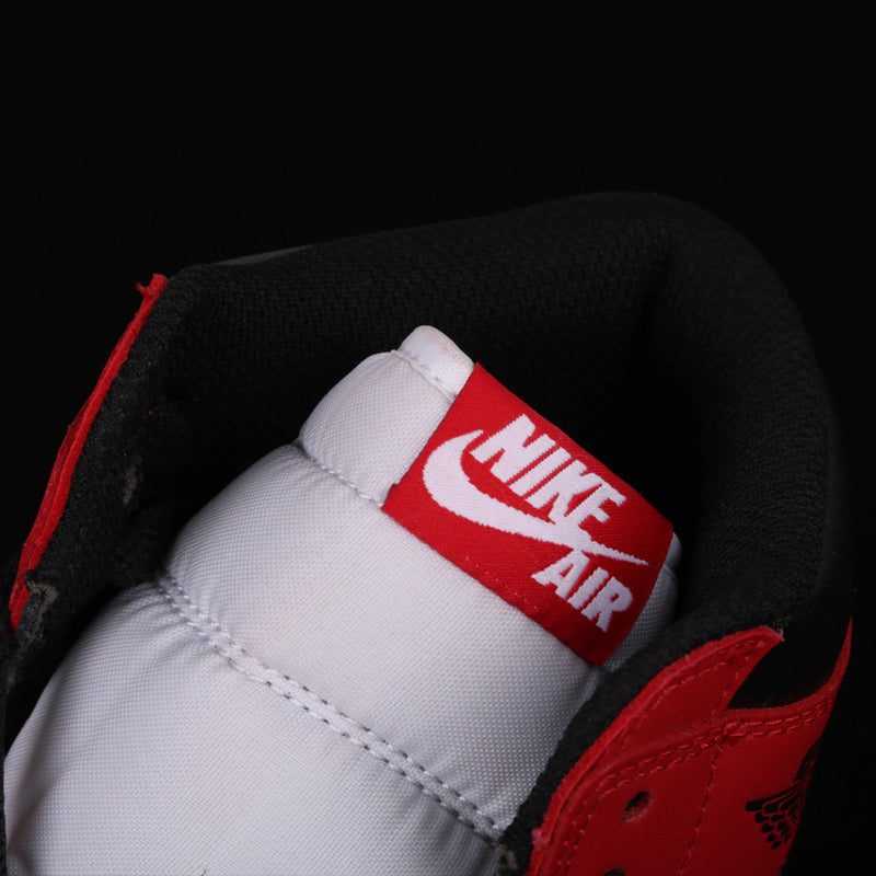 Nike Air Jordan 1 Retro High Chicago
